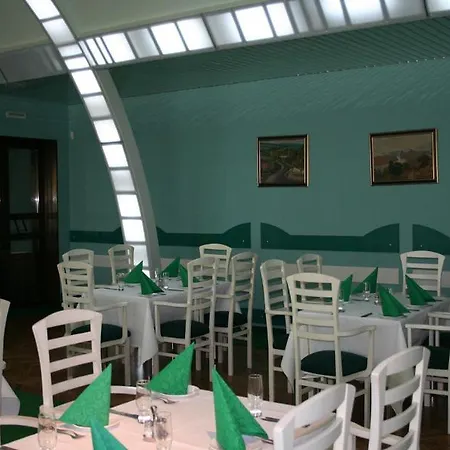 Hotel Cosmos 3*